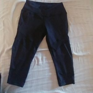 Black workout capris